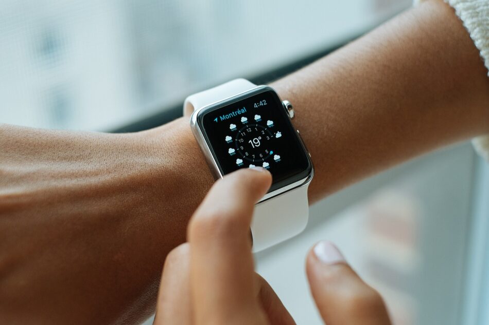 How Smartwatches Are Revolutionizing Daily Life?